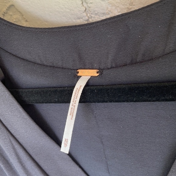 Free People Women's Pintucked Ruffled High Low Tunic,Black,V-Neck,Flowy,Size XS - Picture 6 of 11